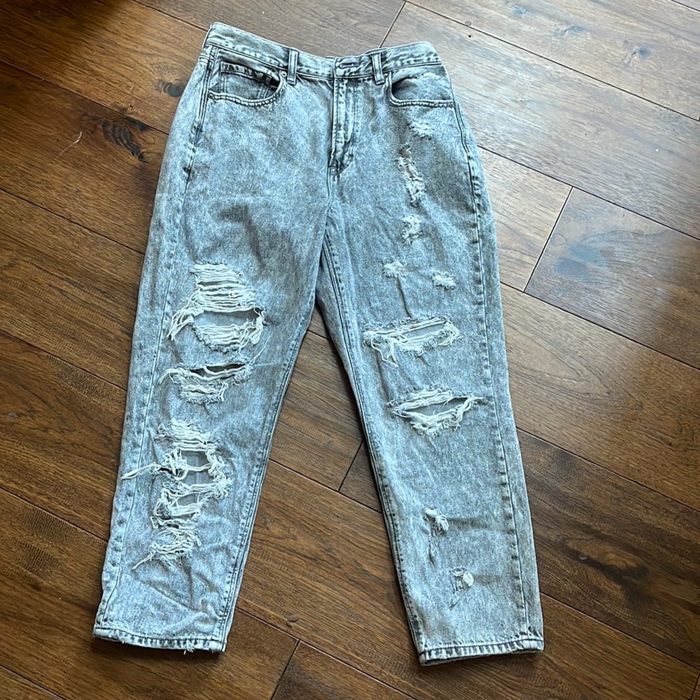 American Eagle MOM Jean size 10 short Distressed Denim